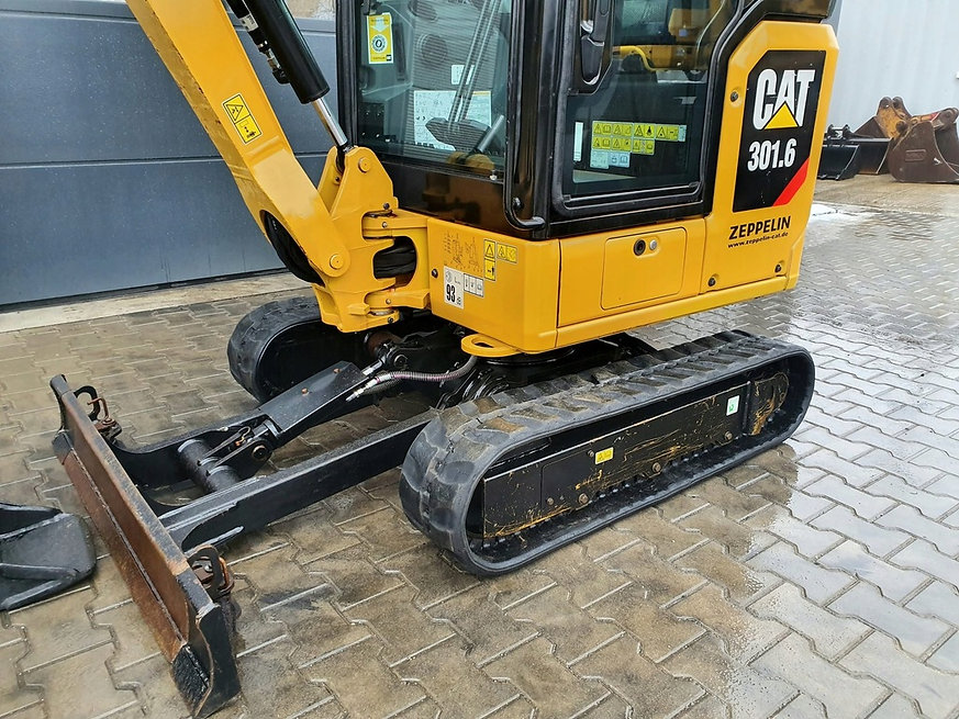 a522e4_75ee30a3810242829fb6dd5aa91202b9mv2