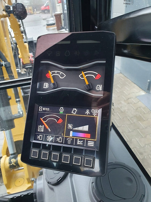 a522e4_920c158bb7a8437f87c70e37790e84f9mv2