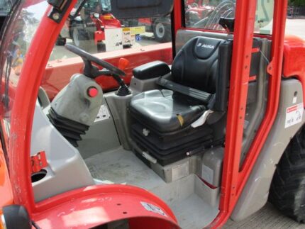 Maquinaria agrícola profesional para cultivo